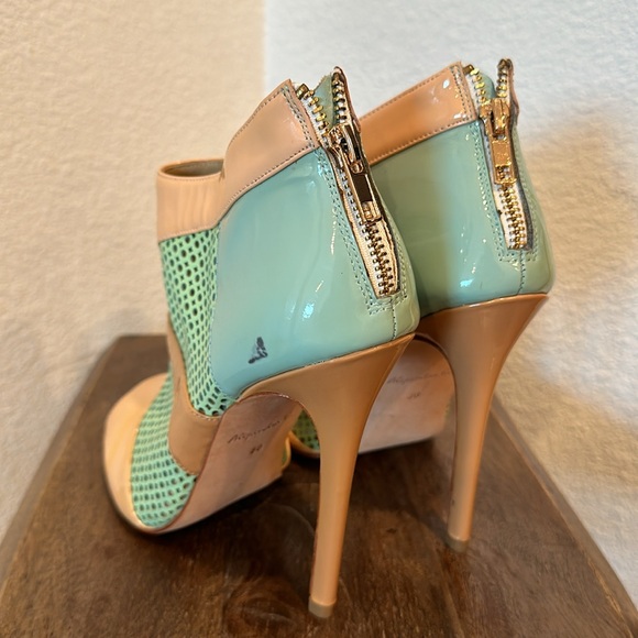 AlexandraG Laser Patent Bootie Heels Women’s Size 39 US 81/2 - Picture 6 of 13